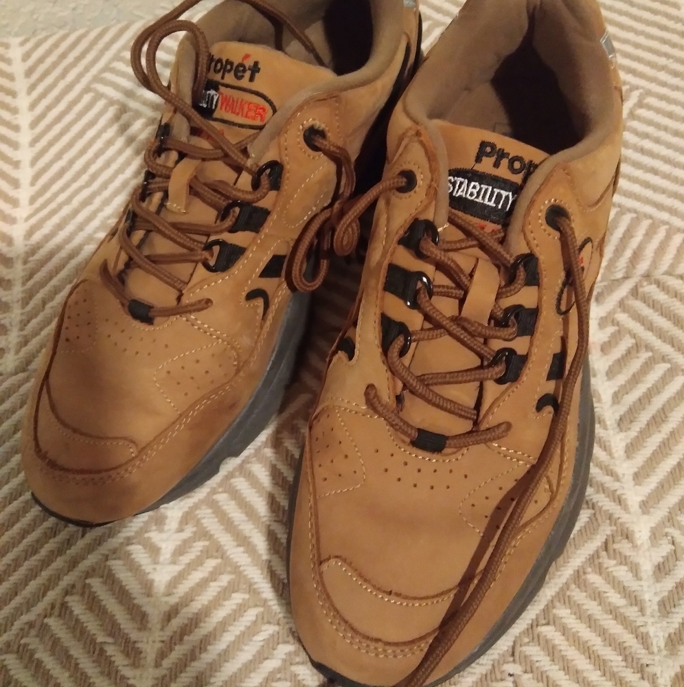 Propet Stability Walker W2034 Men's Walking Shoe Nubuck Lace Up Sneaker Brown